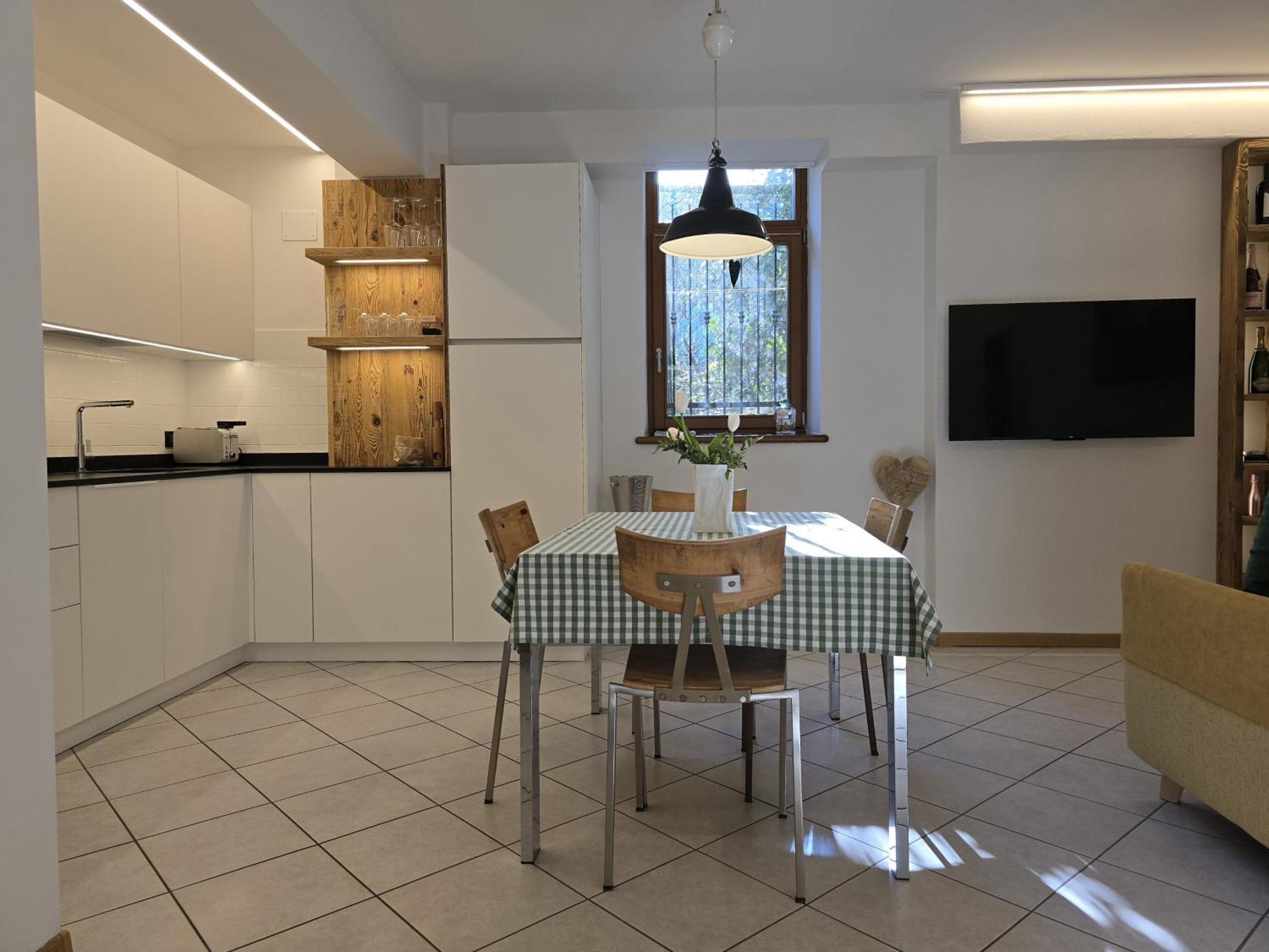 Dolomiten Lounge - Moderno Con Parcheggio Privato แปร์จีนา วัลซูกานา ภายนอก รูปภาพ